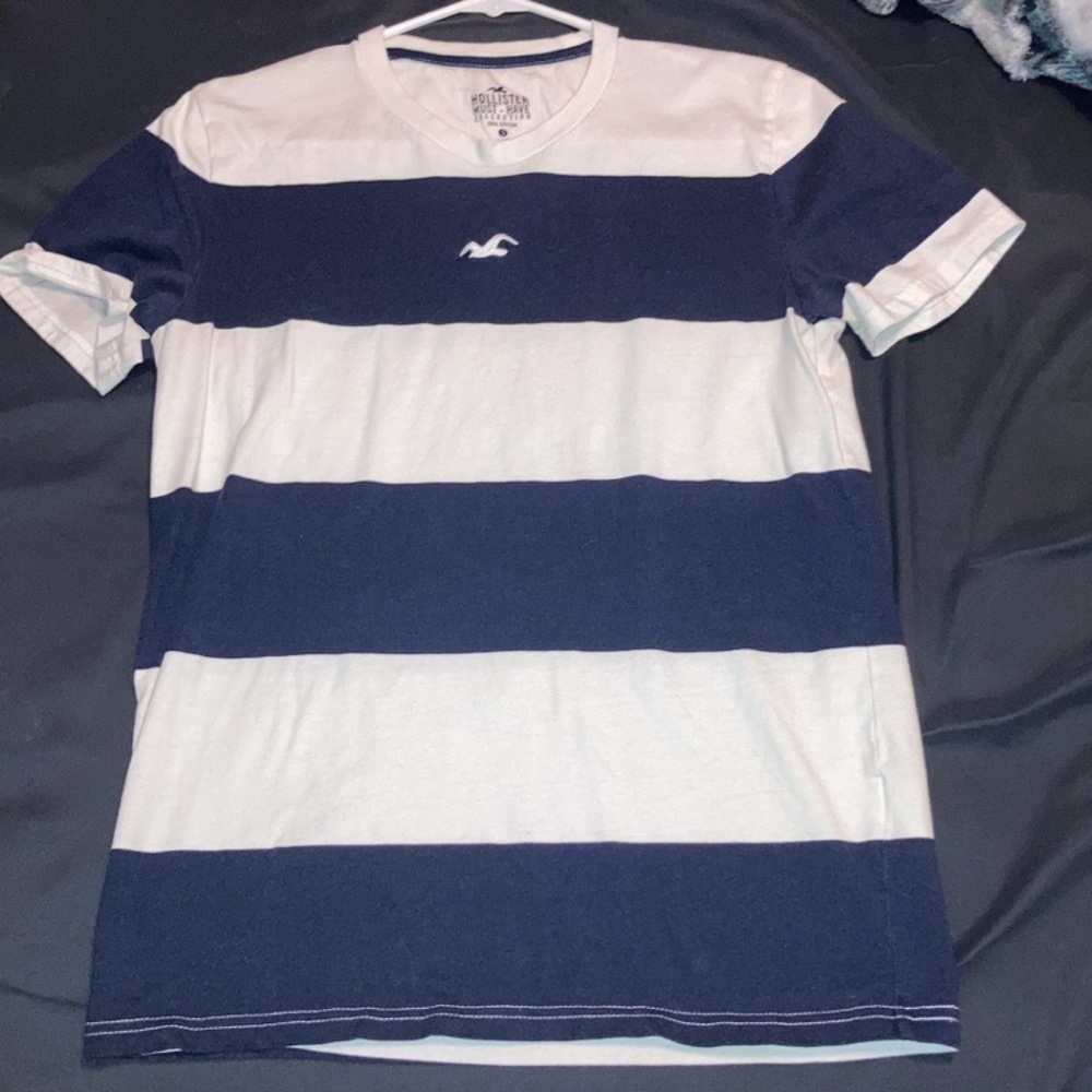 Hollister shirt